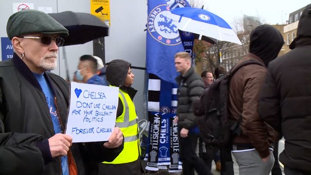 بسبب العقوبات التي فرضتها لندن على مالكه.. قلق وغضب بين مشجعي نادي تشلسي الإنجليزي