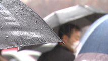[날씨] 오늘 전국 비 오며 선선...곳곳 짙은 안개 주의 / YTN