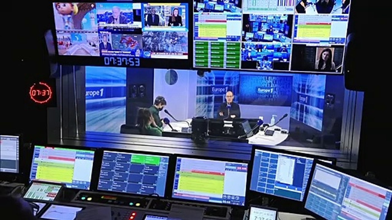 Bande dessinée : Enki Bilal expose ses toiles au Musée de l'homme à Paris