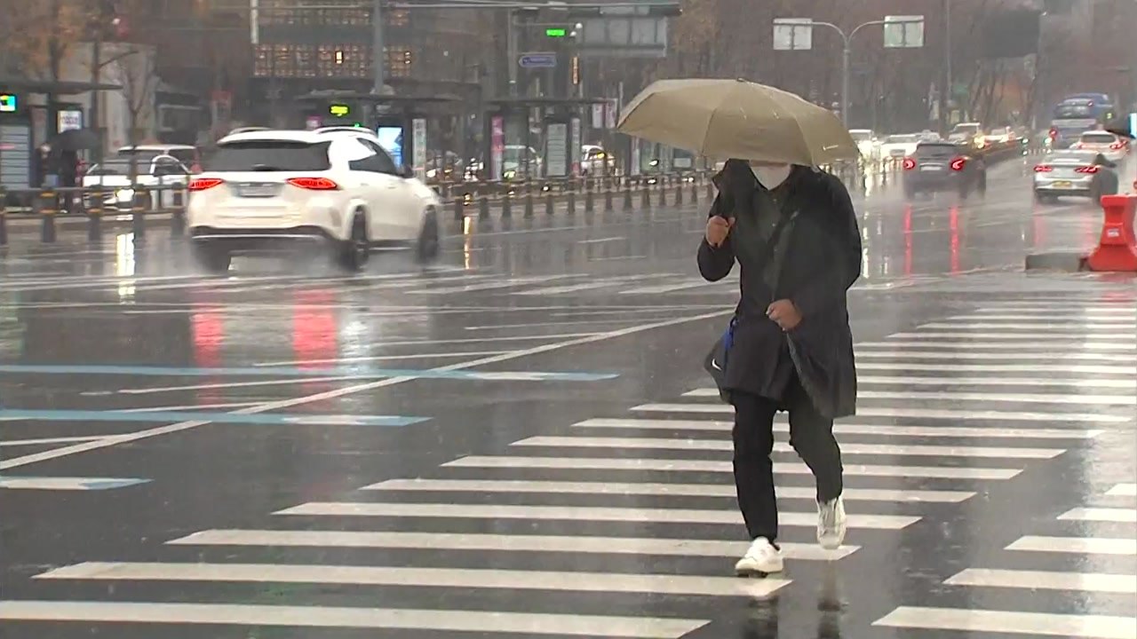 [날씨] 오늘 전국 단비 오며 선선...곳곳 짙은 안개 주의 / YTN