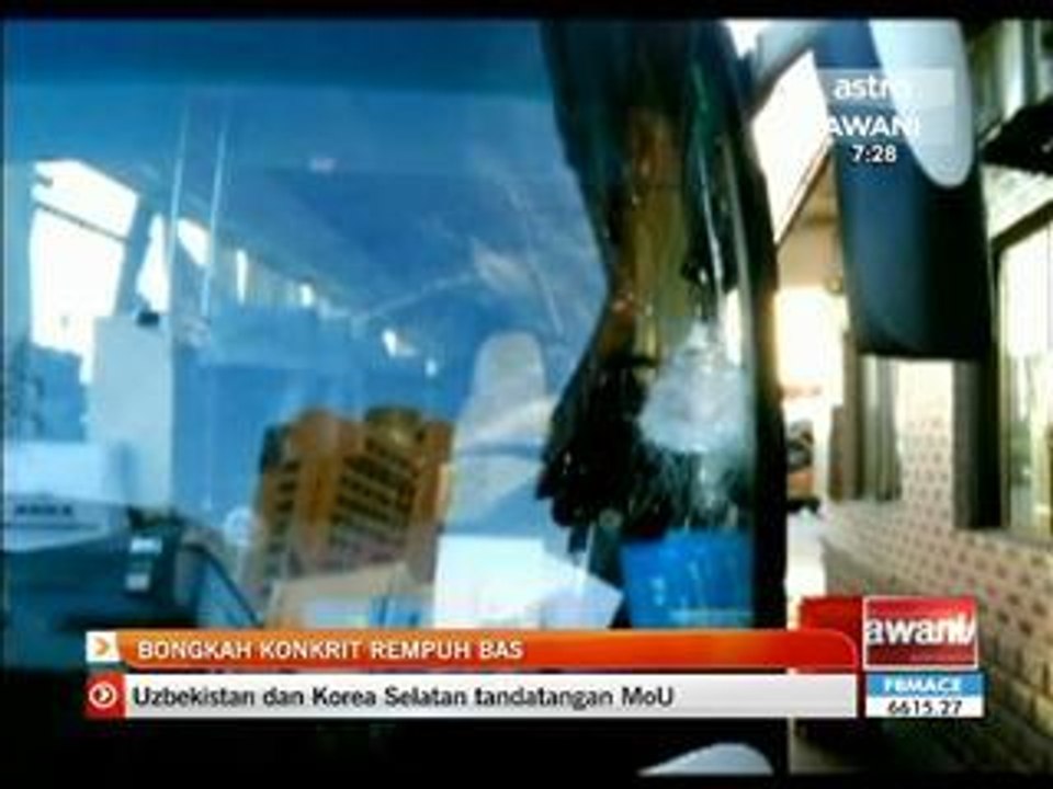 Bongkah konkrit rempuh bas