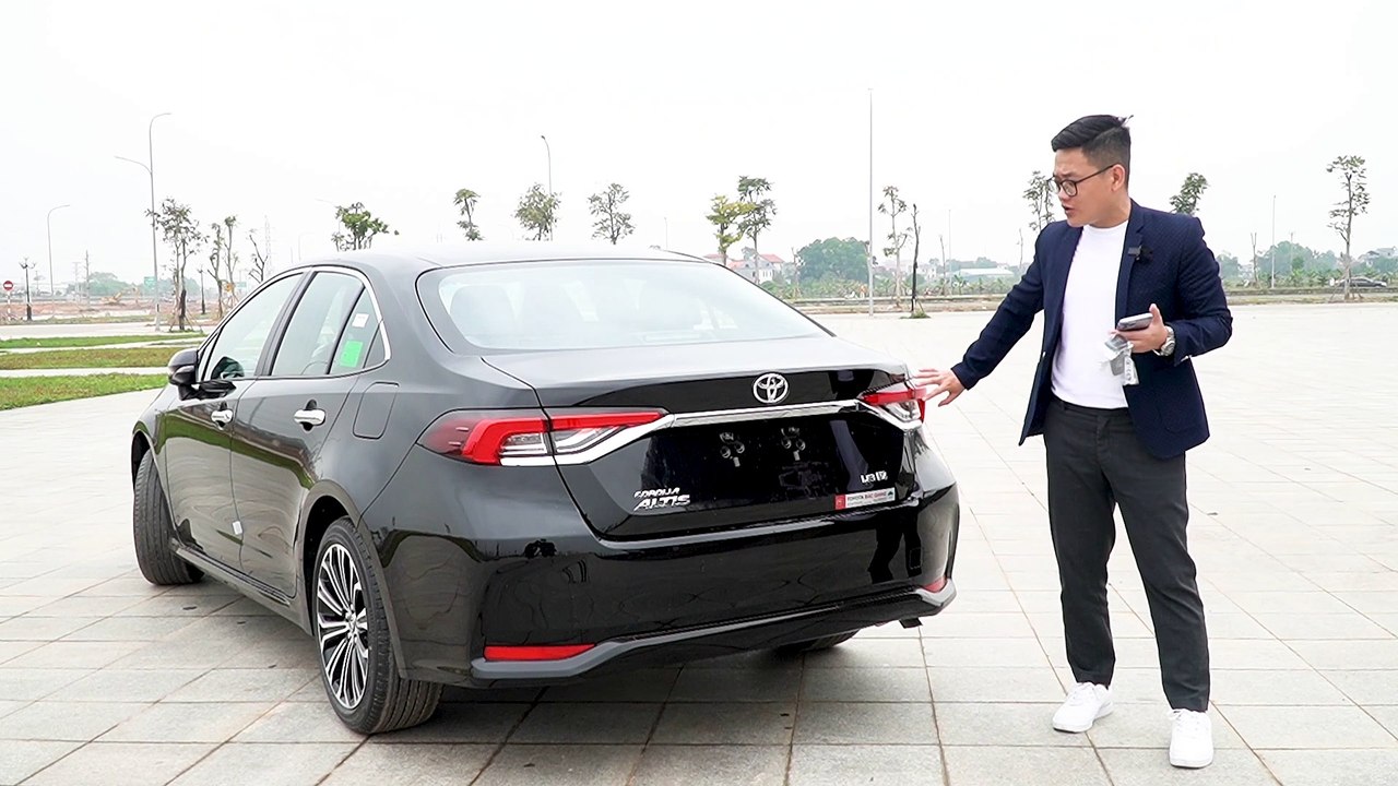 Đánh giá Corolla Altis 1.8V 2022 | Nhiều công nghệ cùng giá bán bất ngờ