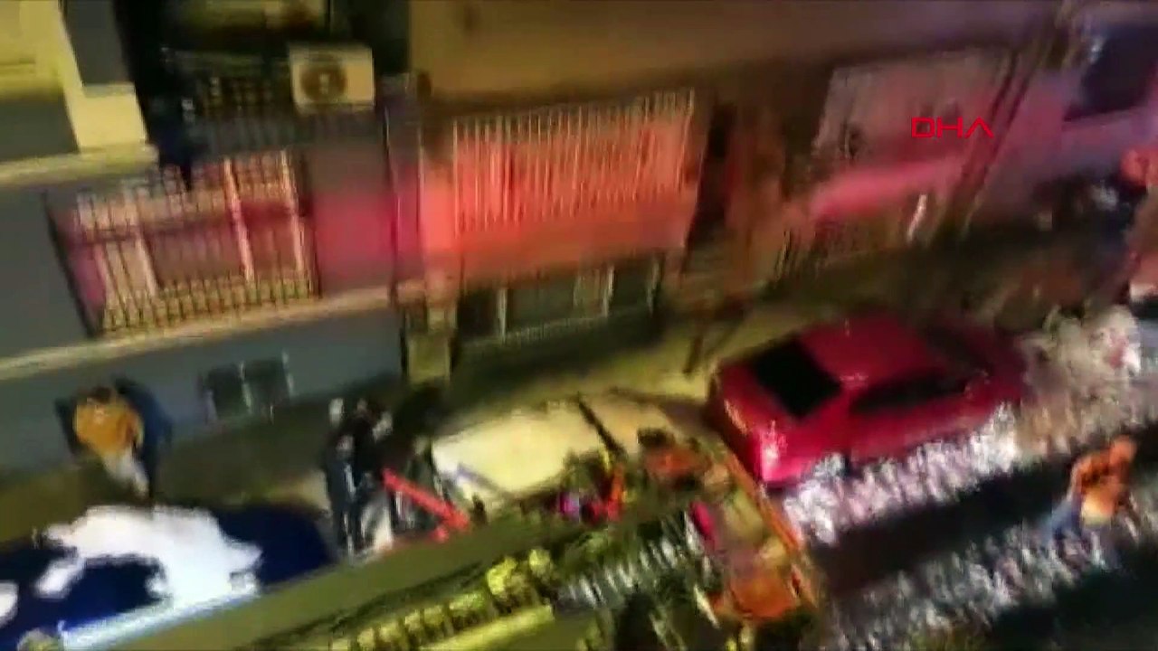 Ev cayır cayır yanmaya başladı: Çok sayıda ekip sevk edildi