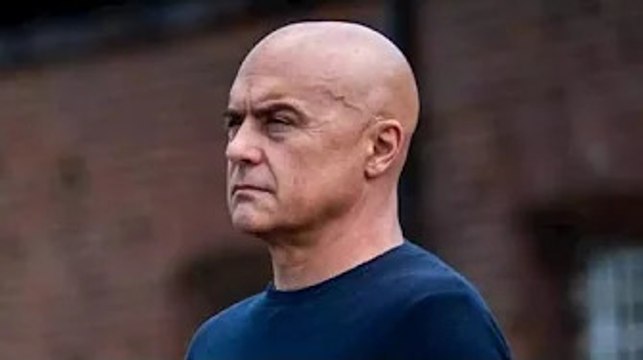 Luca Zingaretti pronto per la nuova serie tv Il Re: Bruno Testori è chiamato a fare il lavoro sporc