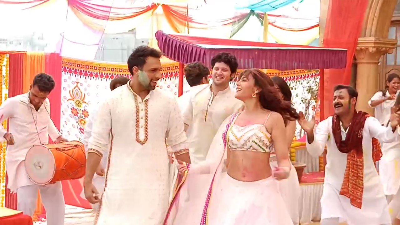 Ziddi Dil Maane Na On Location: Holi Special Dance on set of Ziddi dil, Watchout romantic Dance