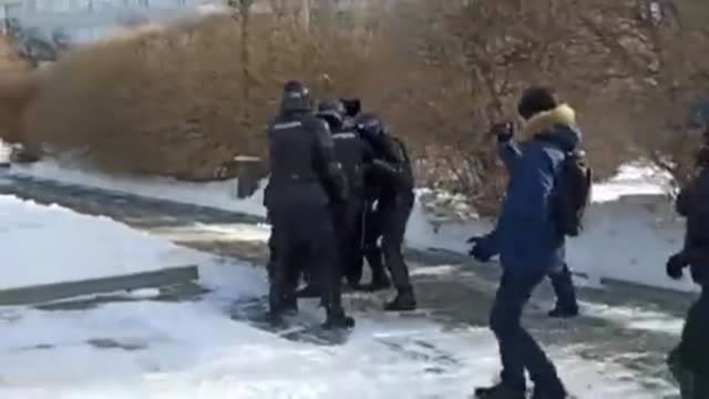 Miles de personas vuelven a tomar las calles en todo el mundo en contra de la guerra en Ucrania