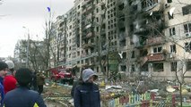 مقتل شخصين على الأقلّ في ضربة على مبنى سكني في كييف (الإسعاف)