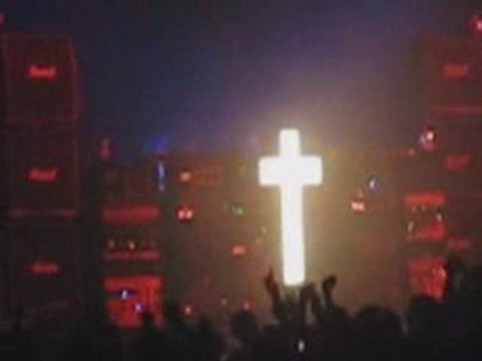 Suite du concert de Justice à la Coopé (03/11/07)
