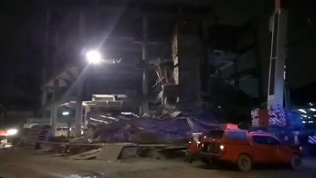 Dua cedera, seorang masih tertimbus runtuhan konkrit di LRT Gombak