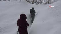 Bitlis'te kardan 2 metrelik tüneller oluştu