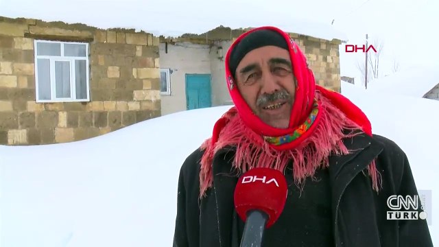 Bir köy kara gömüldü! Evlerden tünellerle çıkıyorlar