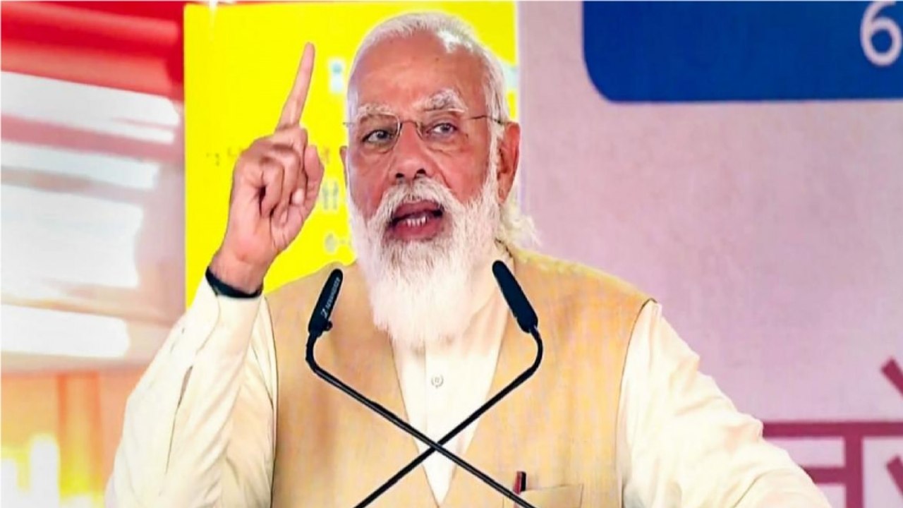 BJP MPs give standing ovation to PM Modi