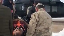 Karla mücadele ederken kaza yapan operatör, askeri helikopterle kurtarıldı
