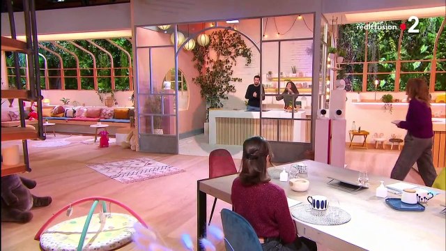 La maison des maternelles sur France 2 : Le générique