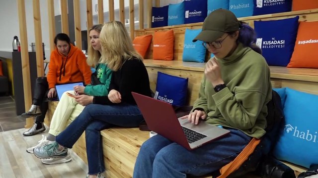 Kuşadası İstasyon savaş mağduru Ukraynalı kadınlara umut oldu