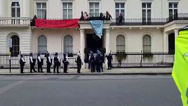 Riot police storm squatters occupying oligarch mansion