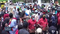 Tarian Nusantara Warnai Aksi Demo Di DPRD Sorong Minta Pemekaran Papua Barat