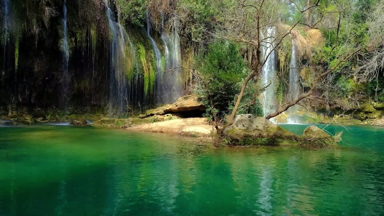 Ambiance cascade et chute d'eau - relaxation et méditation