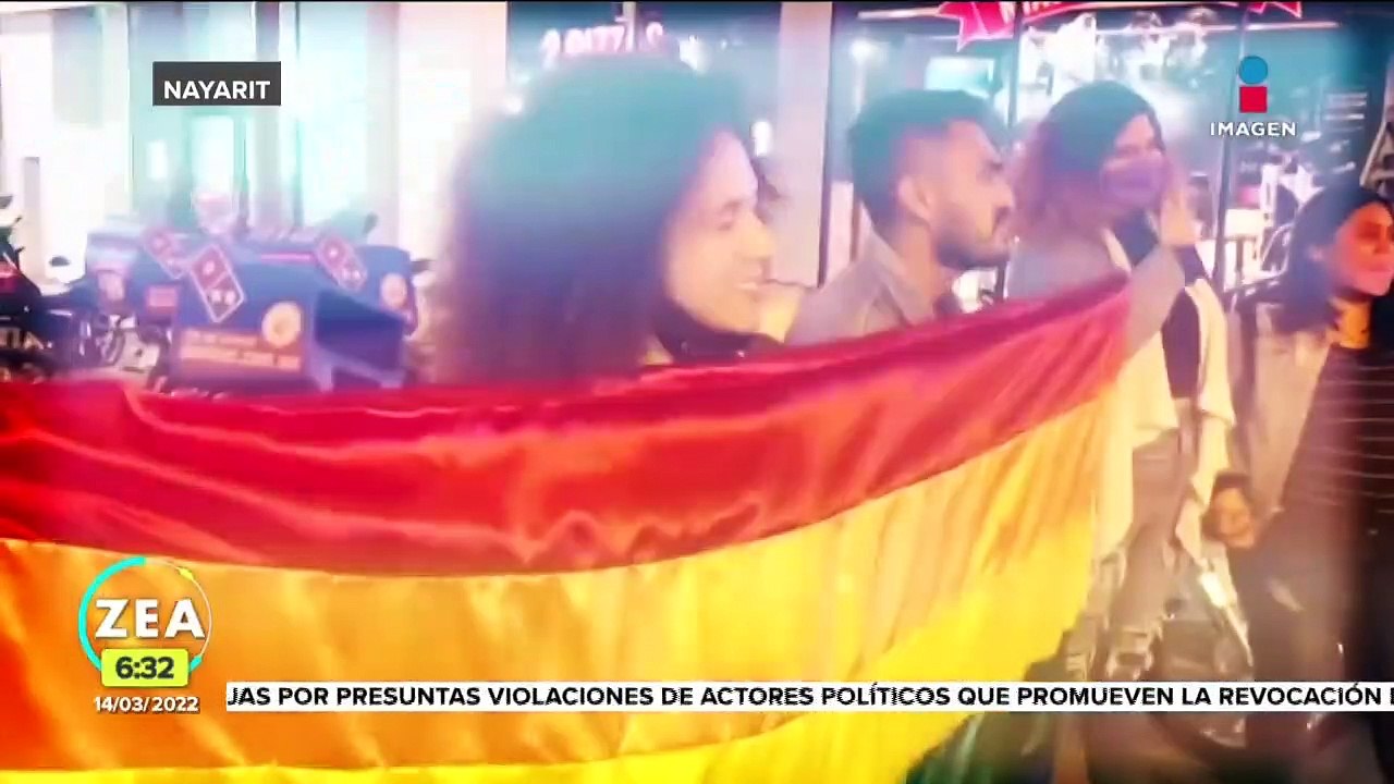 Sacan a pareja gay de un bar en Nayarit ¡por darse un beso!