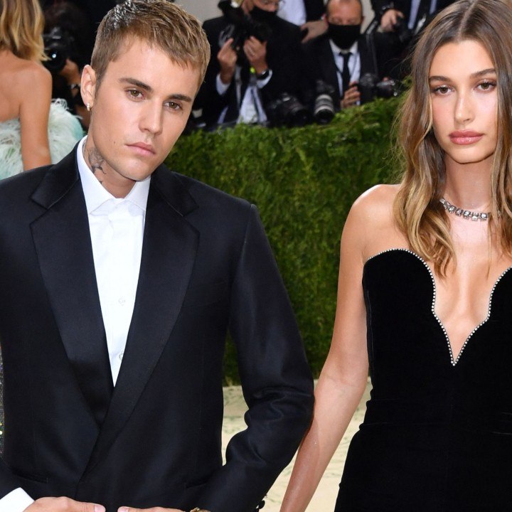 VOICI social : Justin Bieber : son épouse Hailey Baldwin hospitalisée après des problèmes au cerveau (1)