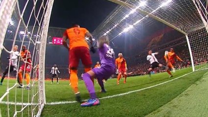 Akıllara durgunluk veren o an! "Futbol oynayamaz" denilen Omar, derbinin kaderini değiştirdi