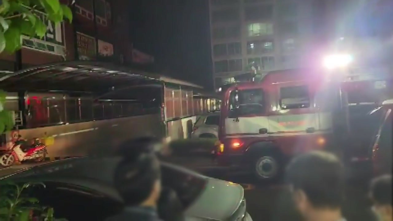 창원 아파트 지하주차장서 빈 차량 화재...다친 사람 없어 / YTN