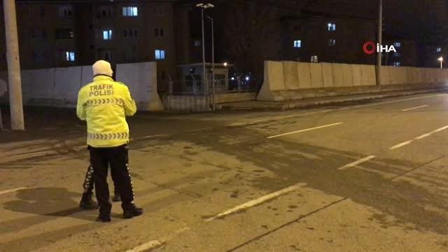 Iğdır-Ağrı arasında ulaşıma kar ve tipi engeli