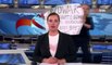 Rus televizyon kanalında canlı yayın sırasında "savaşa hayır" pankartı açıldı