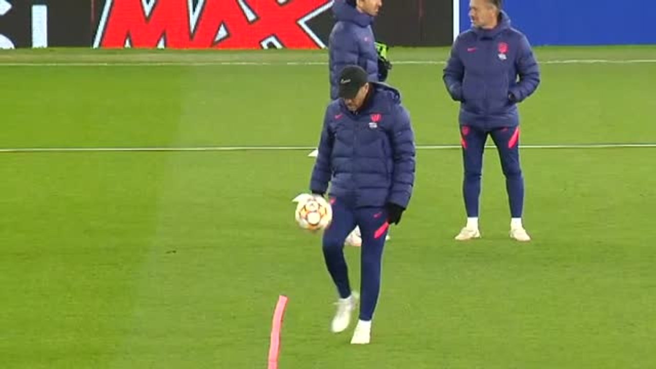 El Atlético toma contacto con el césped del Teatro de los Sueños