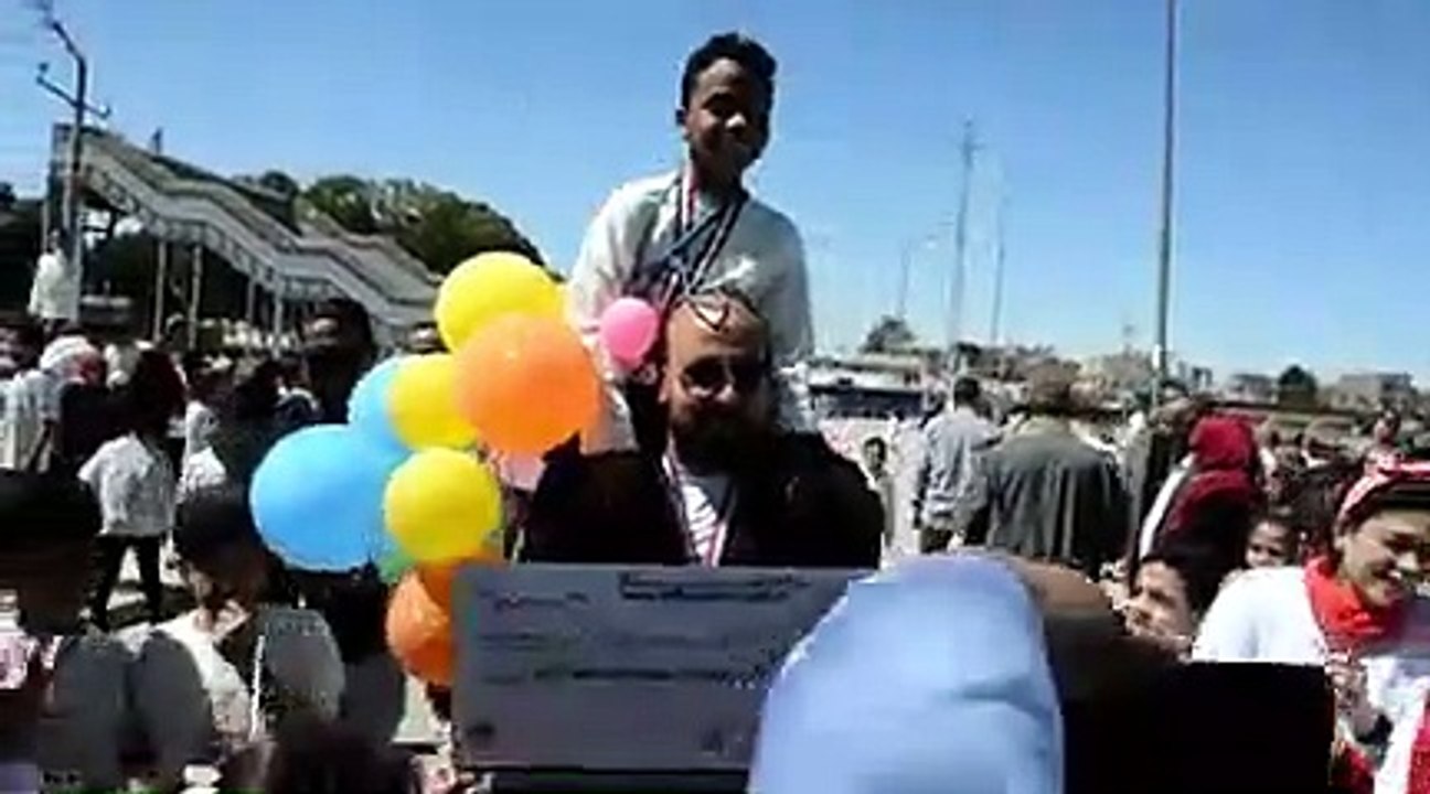 قلوب الأطفال مليانة خير.. تلميذ يفوز بماراثون رياضي ويتبرع بالجائزة لأطفال السرطان بالصعيد