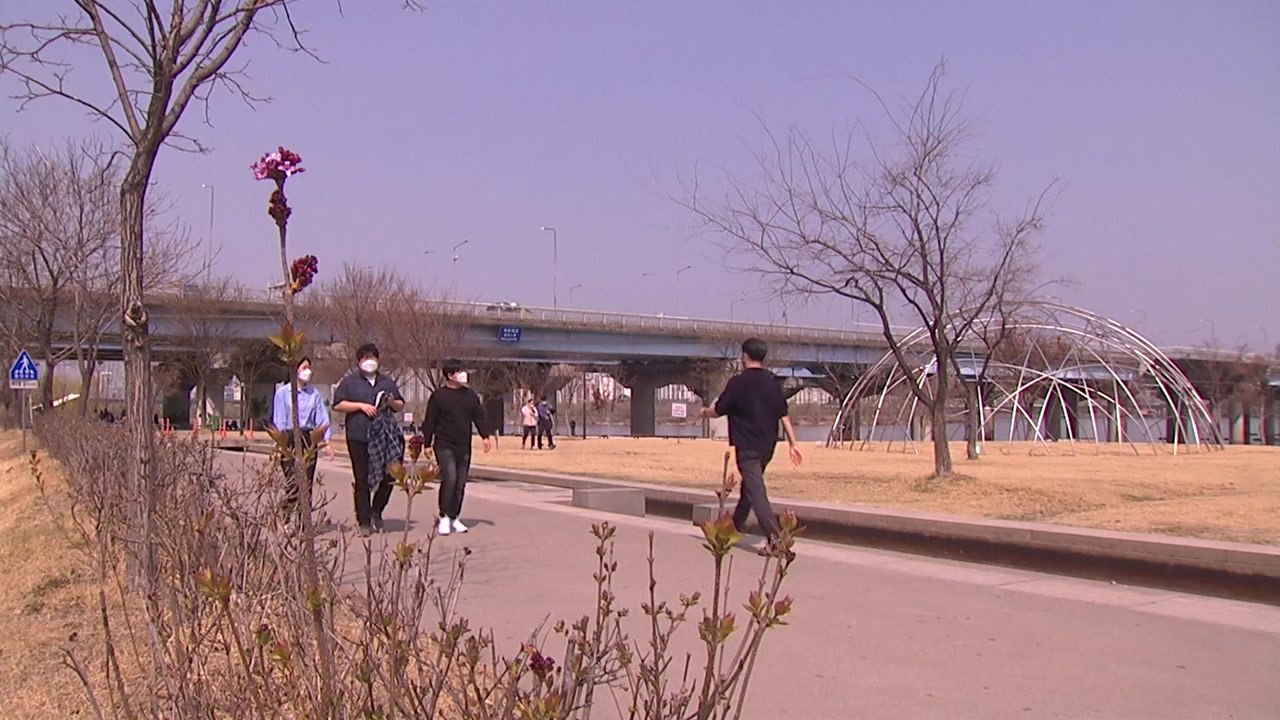 [날씨] 오늘 전국 맑고 포근, 일교차 주의...서쪽 미세먼지↑ / YTN