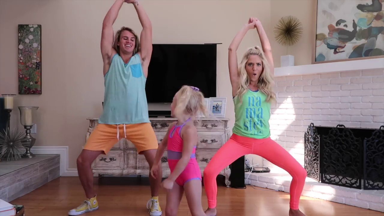 HILARIOUS DANCE CLASS WITH 4 YEAR OLD EVERLEIGH!!! (IMPOSSIBLE)