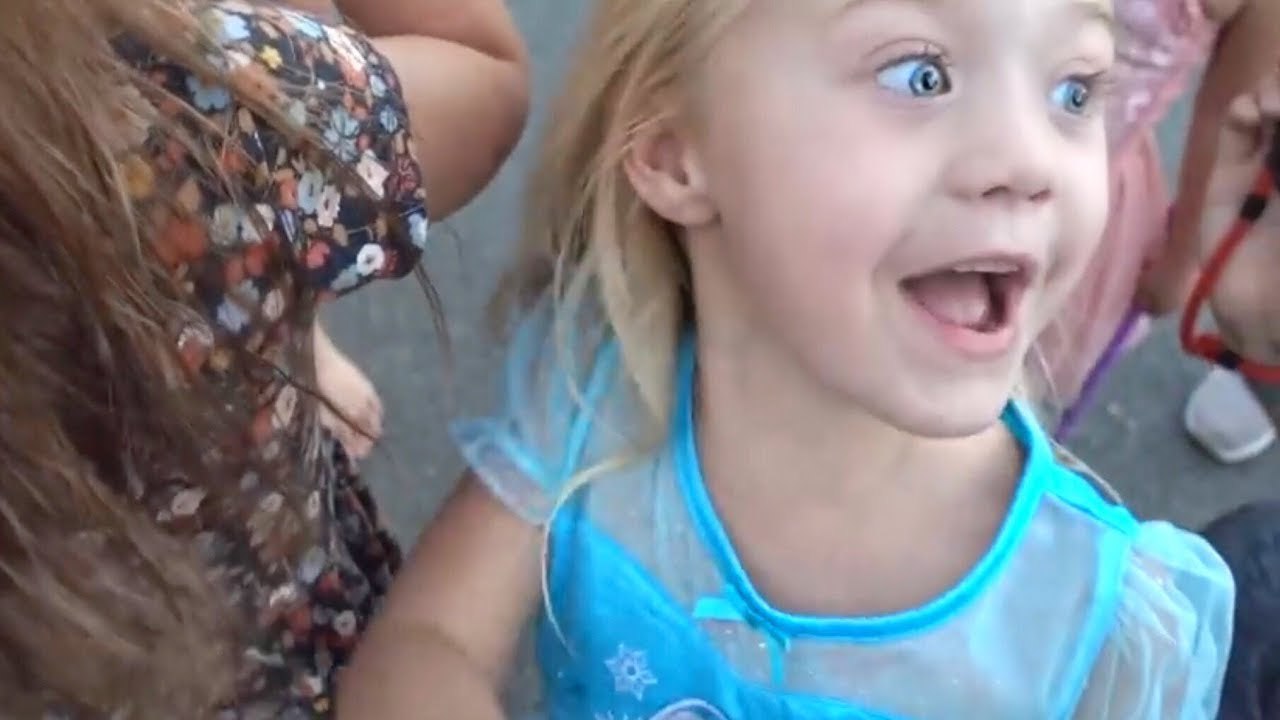 EVERLEIGH PULLS HER FRIENDS FIRST TOOTH OUT!!! (HILARIOUS)