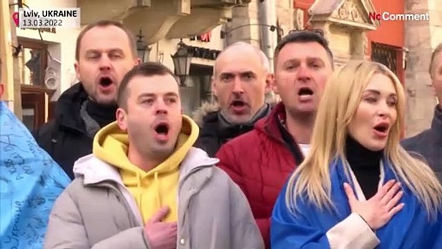 Bewegende Hommage: Opernsänger singen Ще не вмерла Україна in Lwiw