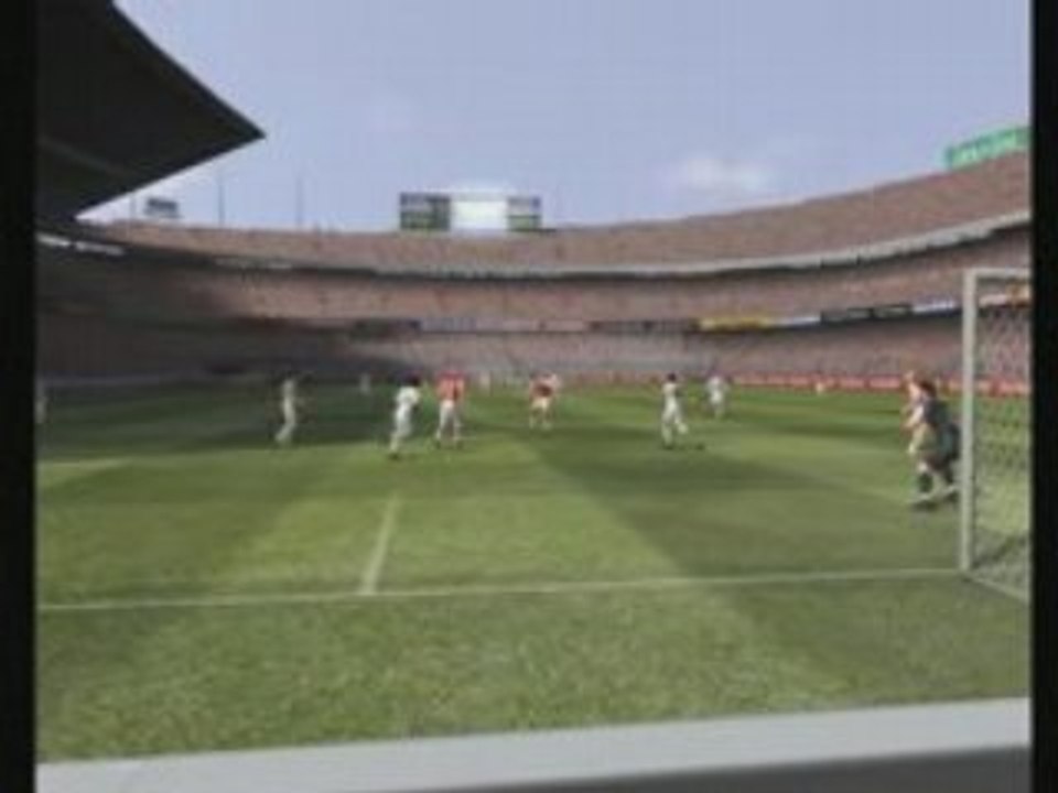 Coup du sombrero et volée transversale rentrante de hleb.