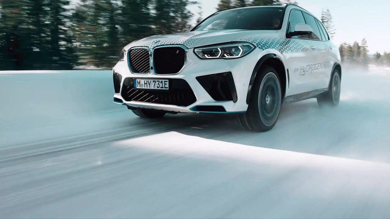 Der BMW iX5 Hydrogen in der finalen Wintererprobung am Polarkreis