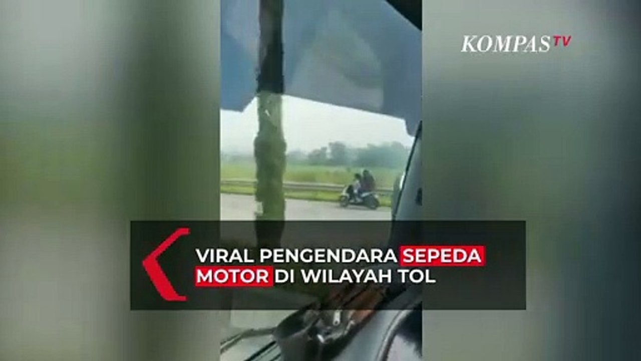 Viral! Dua Perempuan Pengendara Sepeda Motor Melaju di Wilayah Tol, Ini Kata Polisi!
