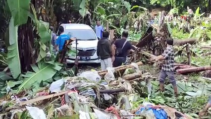 Korban Banjir Malang Trauma Untuk Kembali ke Rumah