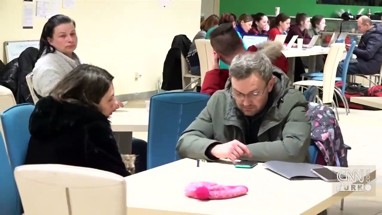 Spor salonu göçmenlere ev oldu!