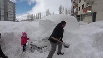 Bitlis'te kar kalınlığı 9 metreye yaklaştı