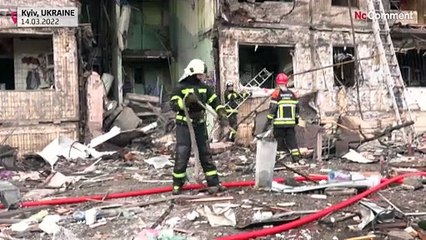 تصاویری از کی‌یف؛ حمله هوایی روسیه به آپارتمانی در اُبولون