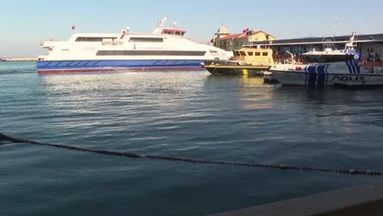 Deniz suyu, poyraz nedeniyle yaklaşık 60 santimetre kadar çekildi