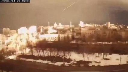 Son dakika haber: Harkiv'in bombalanması güvenlik kamerasına yansıdı