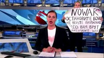 Una valiente periodista 'asalta' el plató del principal informativo de Rusia para desafiar a Putin