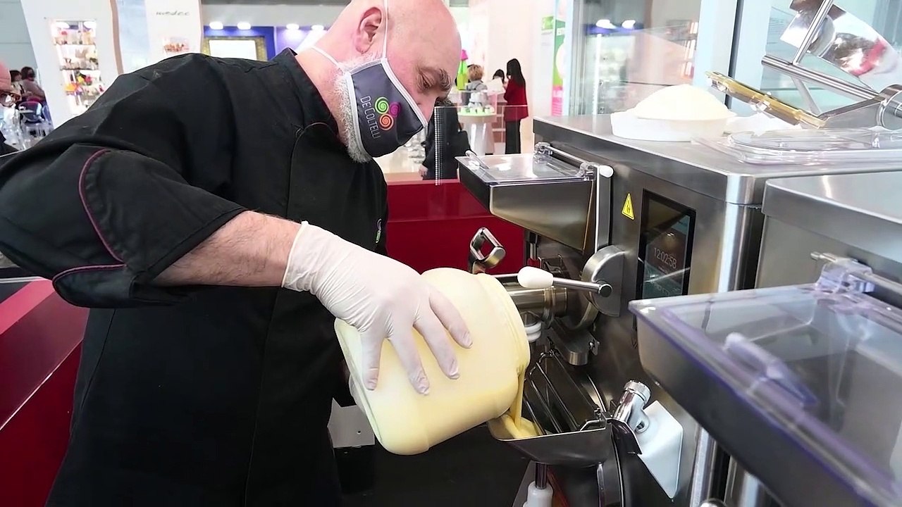 Un gelato per l'Ucraina: "Un cono giallo e blu per raccogliere soldi in tutta Italia"