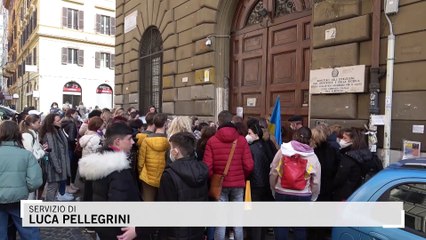 Roma, la scuola ucraina accoglie i profughi: "I bambini hanno l'occasione di dimenticare l'inferno"