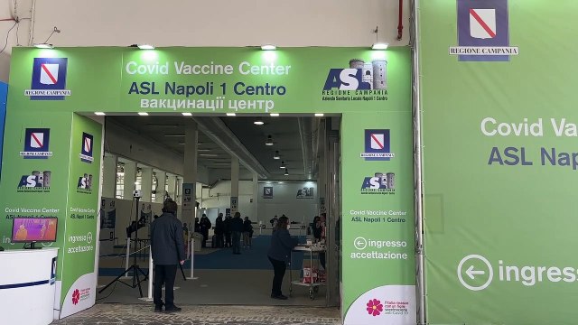 Napoli, i profughi alla Mostra d'Oltremare: La metà è formata da bambini