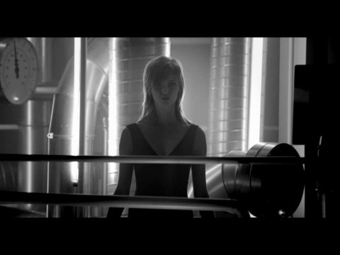 EXCLU VIDEO : Chanel et la Fashion Machine de Karl Lagerfeld