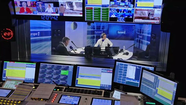 Macron à la rencontre de réfugiés ukrainiens : quel message veut envoyer le chef de l'Etat ?