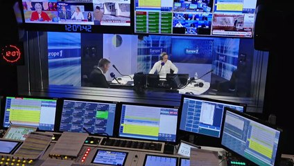 Macron à la rencontre de réfugiés ukrainiens : quel message veut envoyer le chef de l'Etat ?